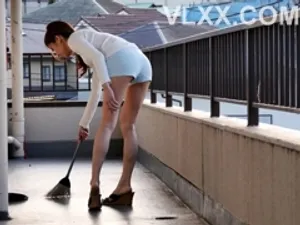 Ông xã sỉn ngủ say, không hay vợ yêu bị bạn thân địt